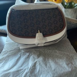 Mila medium Empire signature logo messenger bag